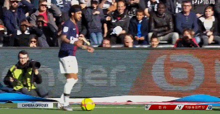 全市场：意甲多家俱乐部有意齐尔克泽，曼联尚未批准其离队（全市场：齐尔克泽获多支意甲球队青睐，曼联暂未批准放行）