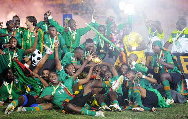 炸锅了！皇马挖萨拉赫放猛料：用巴西国脚做交换！（皇马追逐萨拉赫，或以巴西国脚为交换筹码）