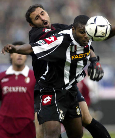 比赛集锦：皇家奥维耶多0-0巴列卡诺（集锦：皇家奥维耶多与巴列卡诺0-0握手言和）