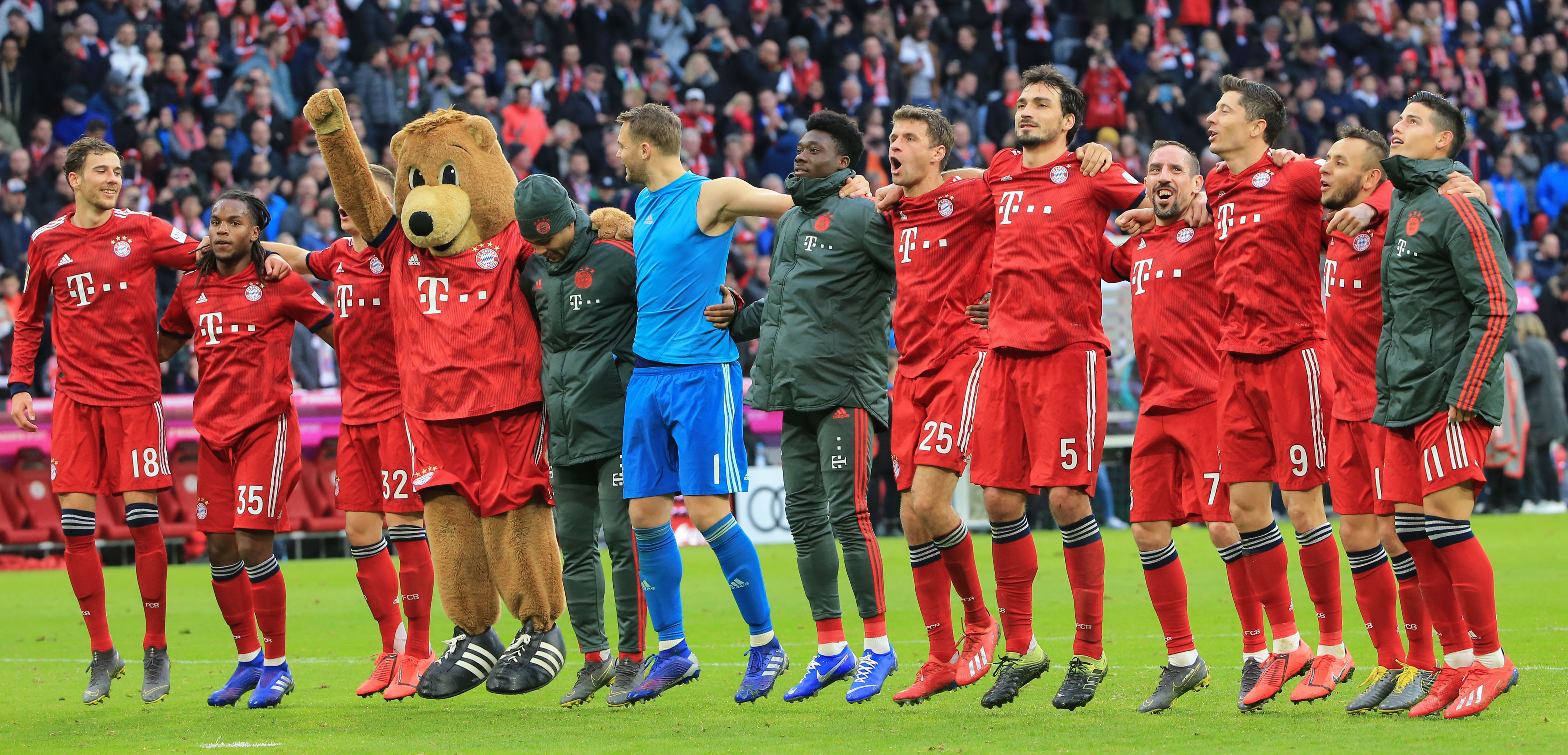 皇马官方：马斯坦托诺参加部分训练，阿拉巴在室内单独训练（皇马官方更新：马斯坦托诺参与部分合练，阿拉巴室内独训）