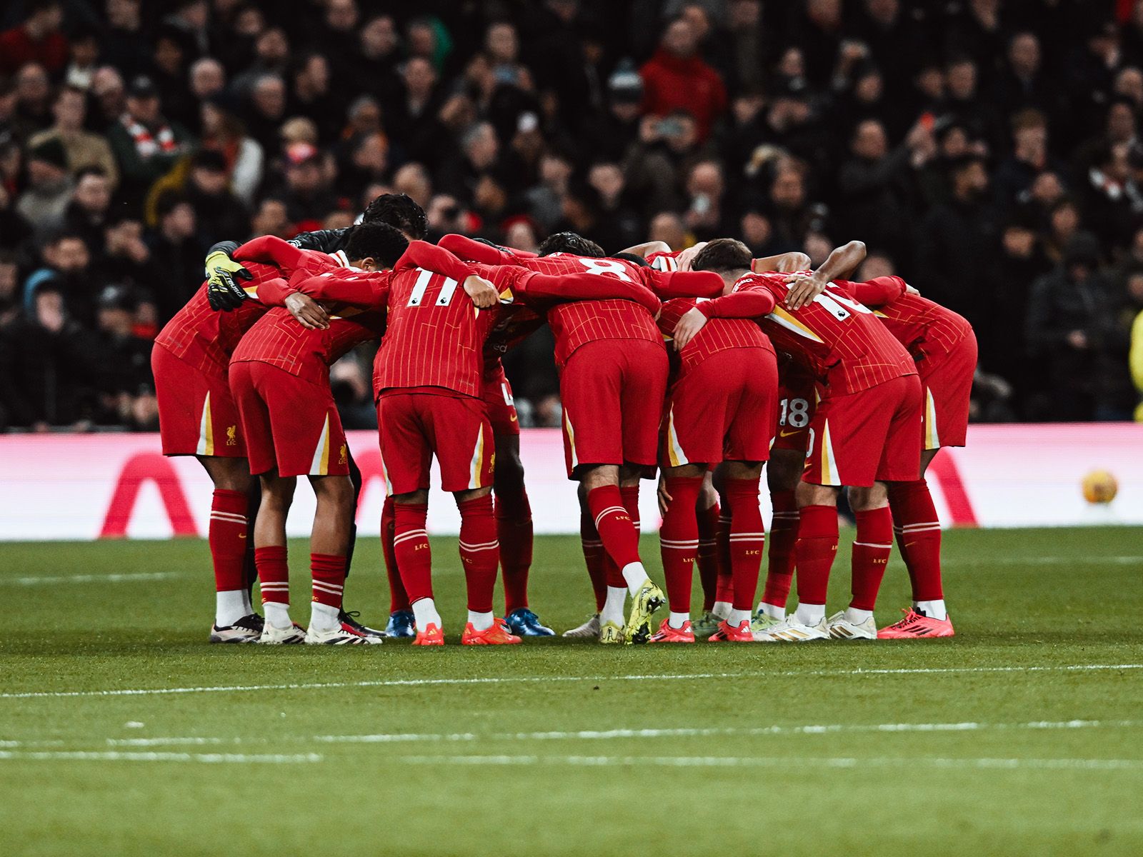 意媒：国米现场考察帕尔马中场贝尔纳韦，考虑让其做恰20替补（意媒：国米考察帕尔马中场贝尔纳韦，或将其引进充当恰尔汗奥卢替补）